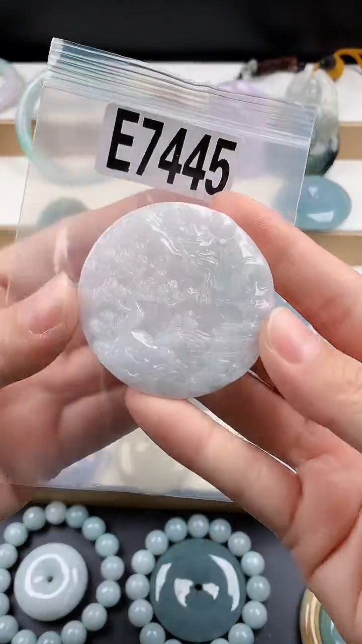 颈饰未镶嵌翡翠天然翡翠吊坠挂件