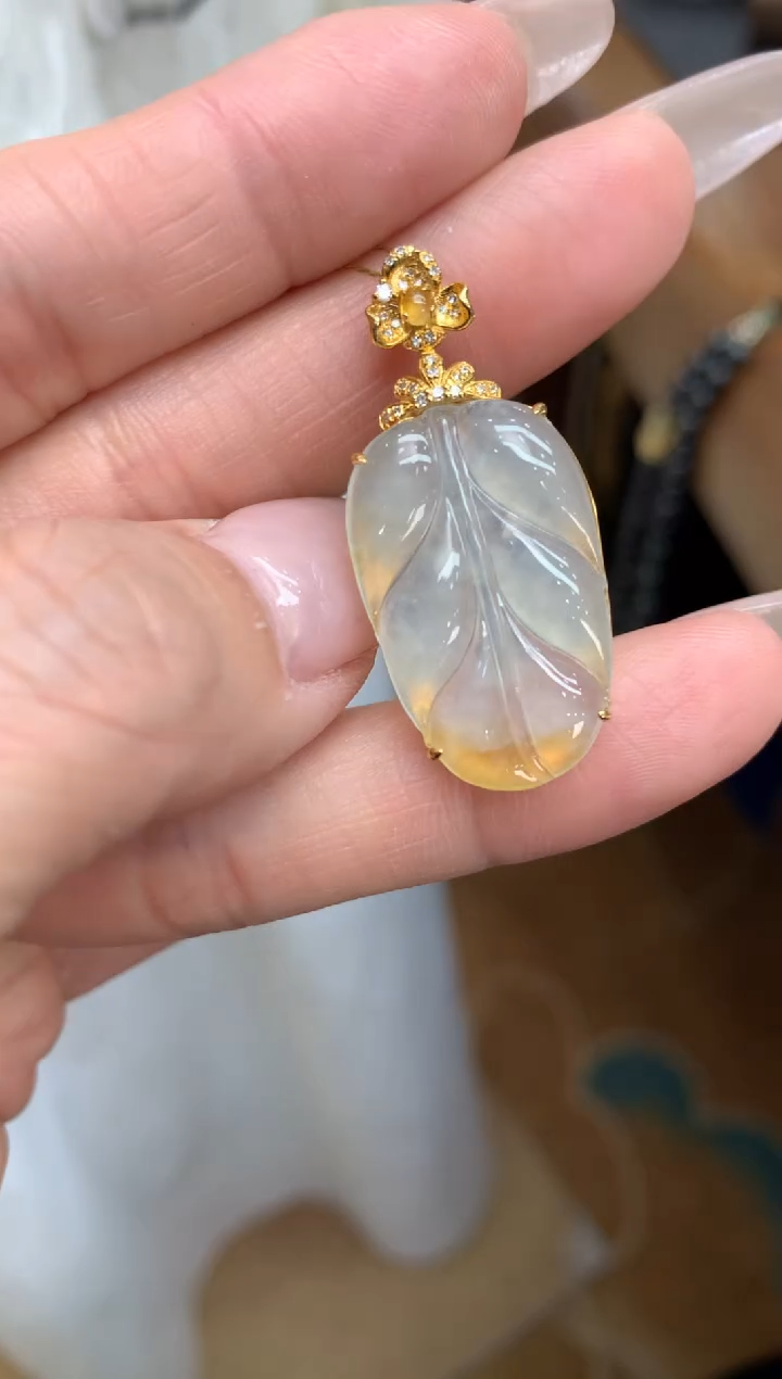 【闪购商品】翡翠颈饰18K金镶嵌叶子