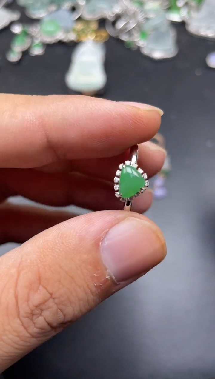 【闪购商品】翡翠颈饰18K金镶嵌foce寄售商品不退不换