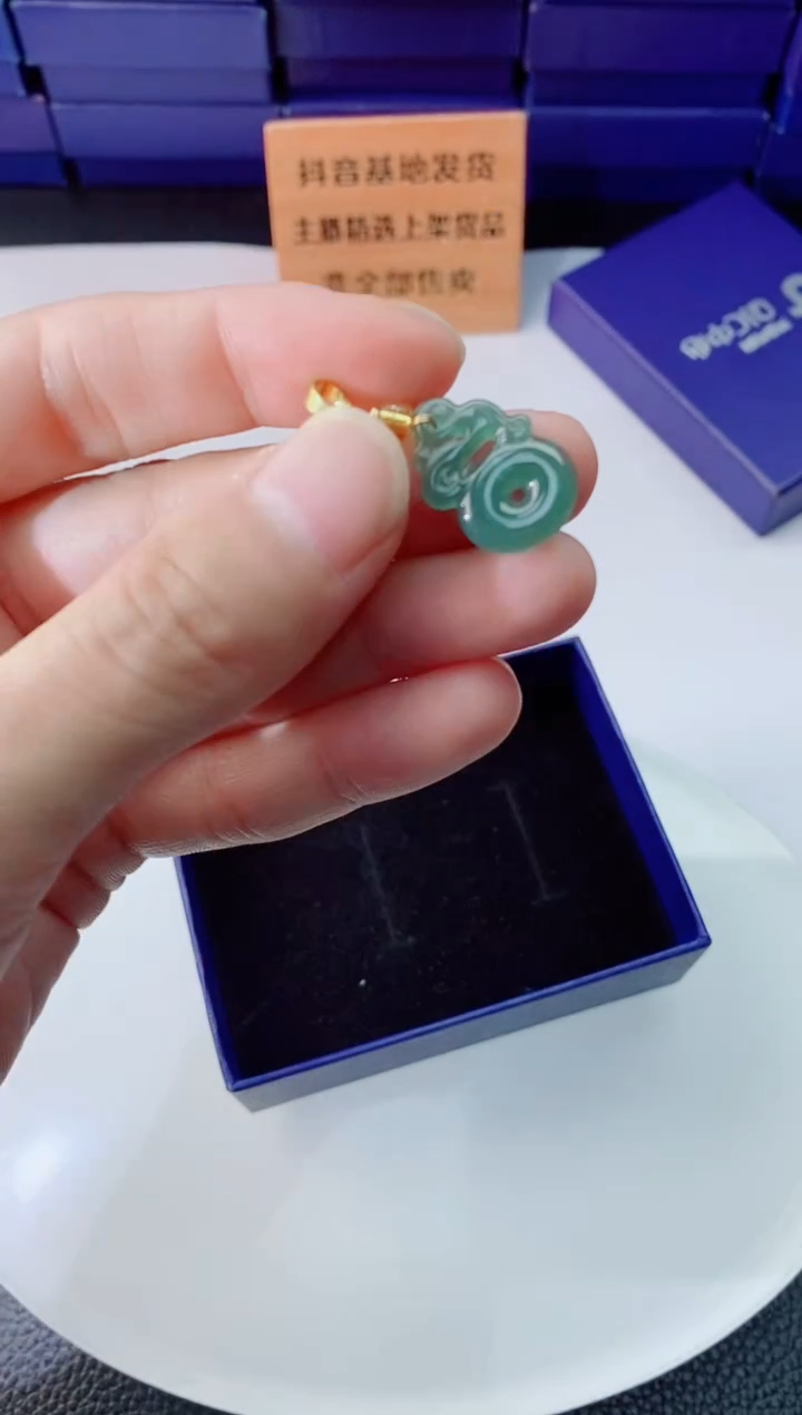 翡翠未镶嵌颈饰11111