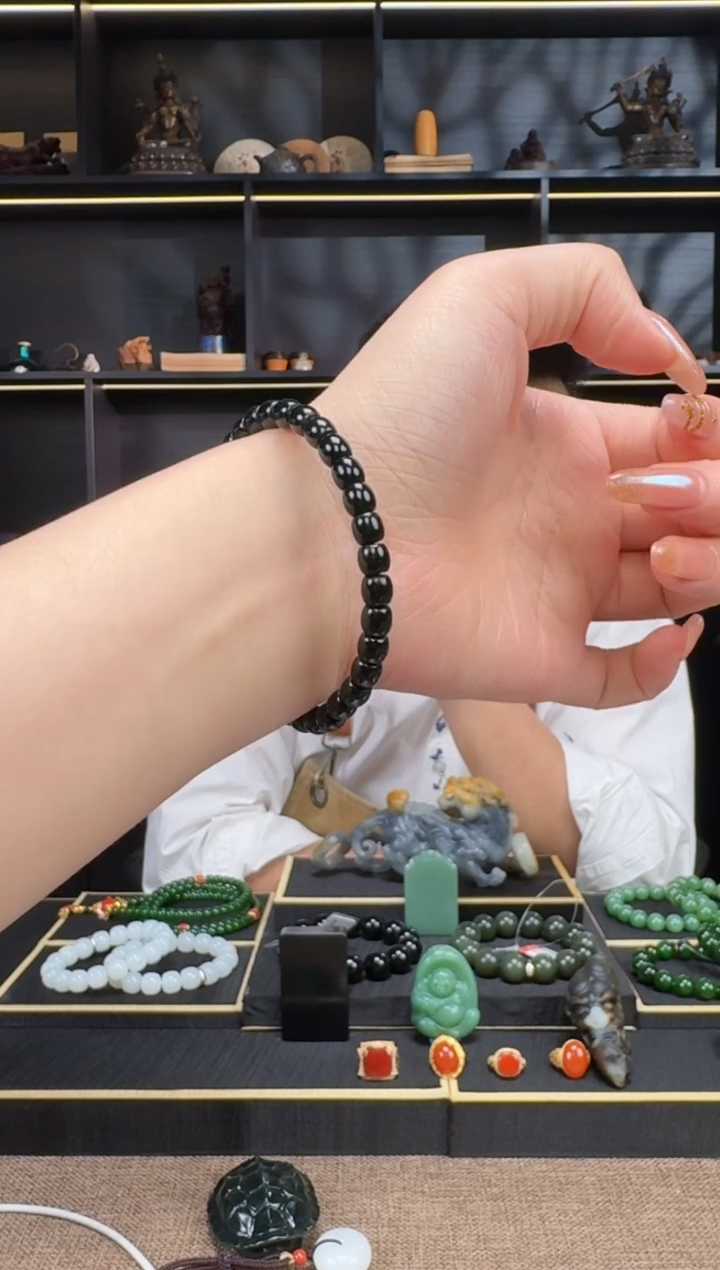 【闪购商品】和田玉1未镶嵌6mm黑青极致手串