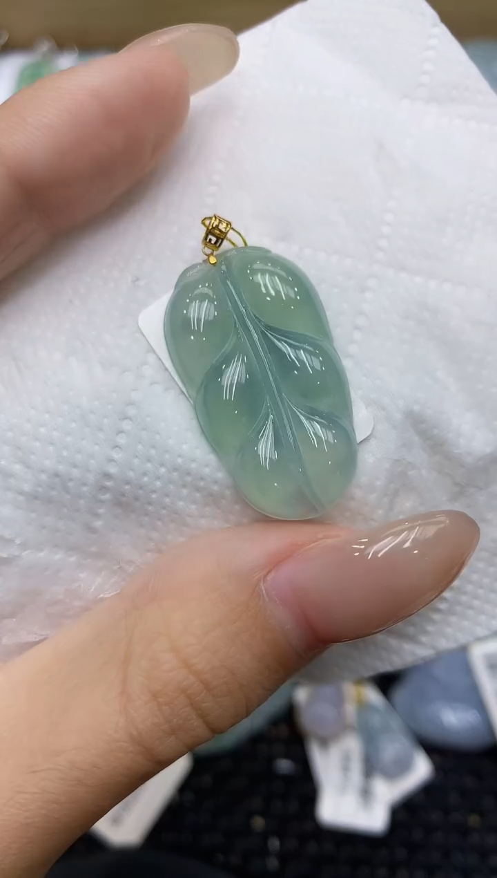 翡翠18K金镶嵌颈饰111111111111