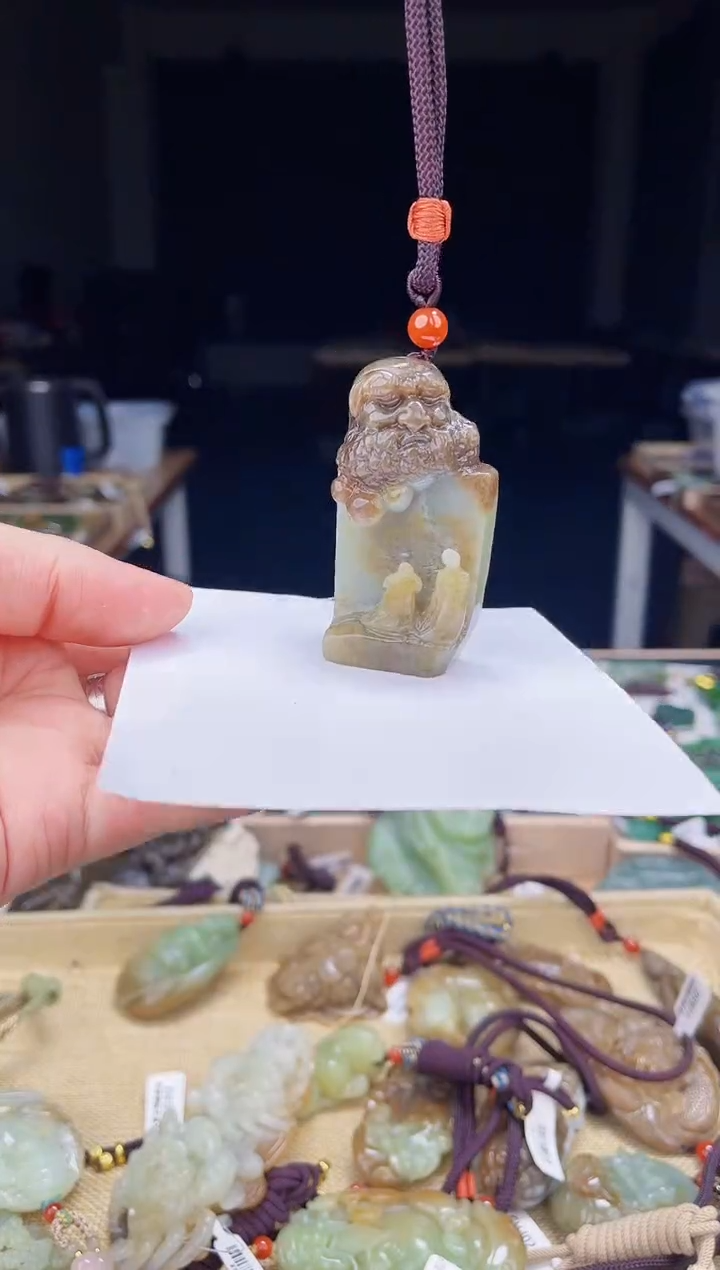 颈饰未镶嵌和田玉1