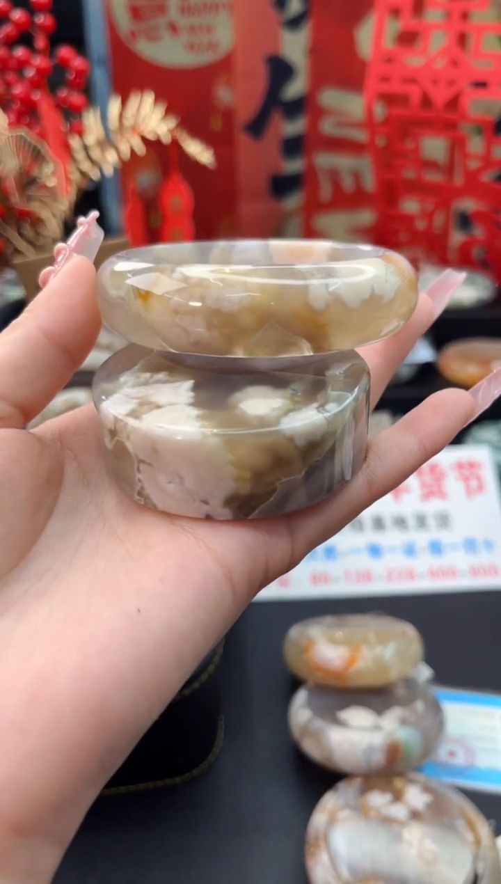 【闪购商品】石英质玉手镯未镶嵌赠送镯心（60圈口）