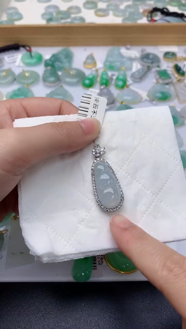 颈饰银S925镶嵌翡翠天然A货