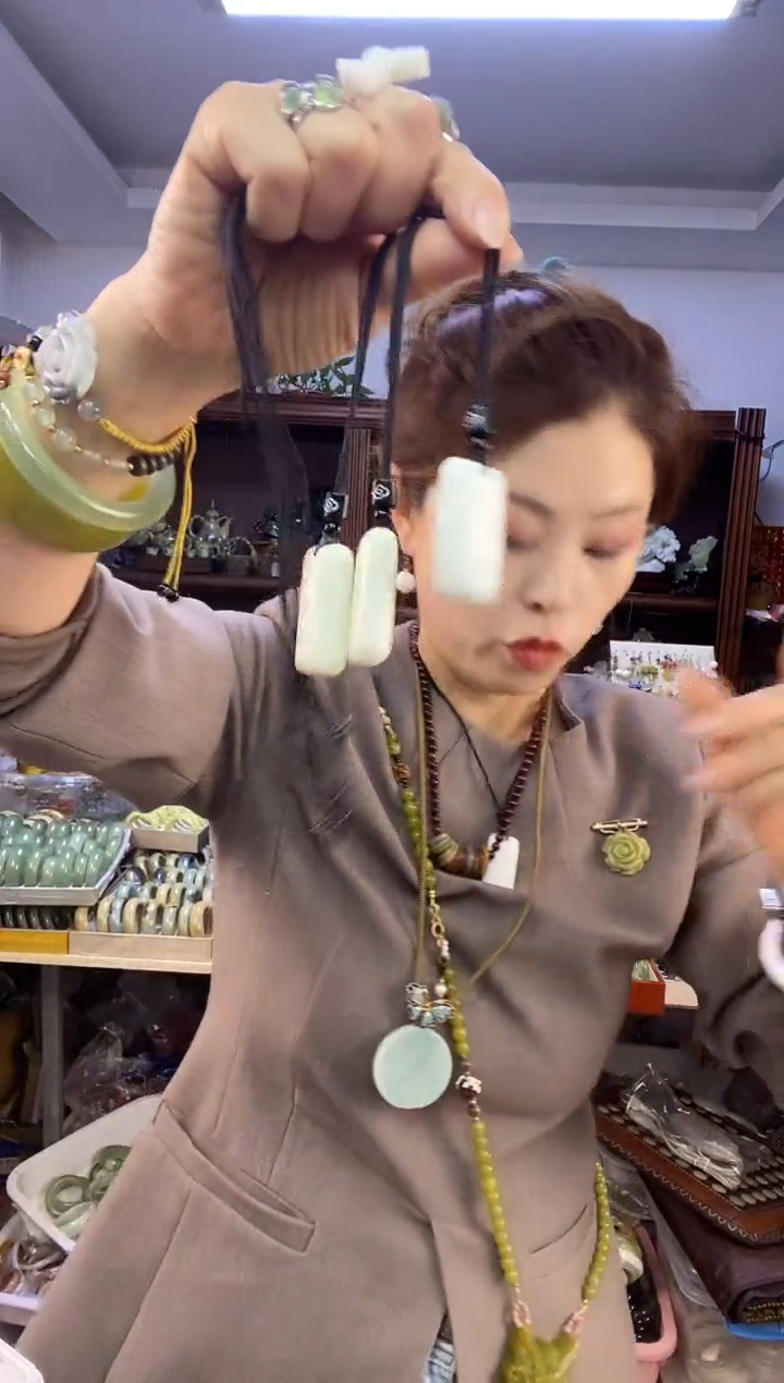 未镶嵌蛇纹石玉无事牌多样性随机发一