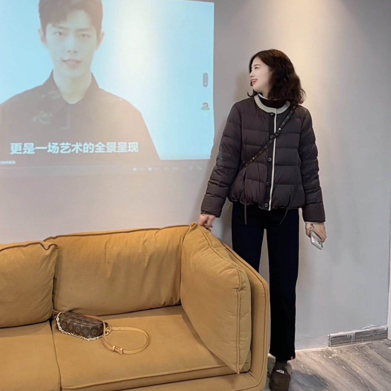 2025新款韩版圆领针织撞色拼接磁吸扣短款羽绒服H7713