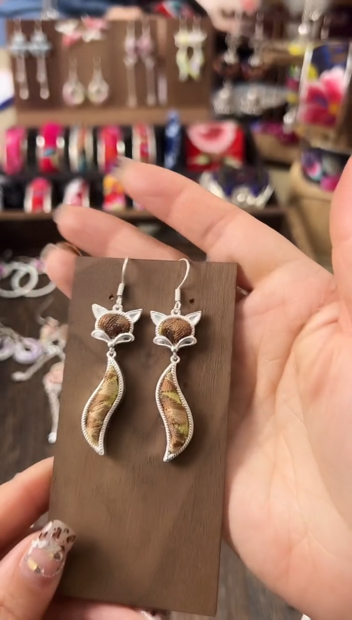 【闪购商品】织绣民族风老绣饰品140