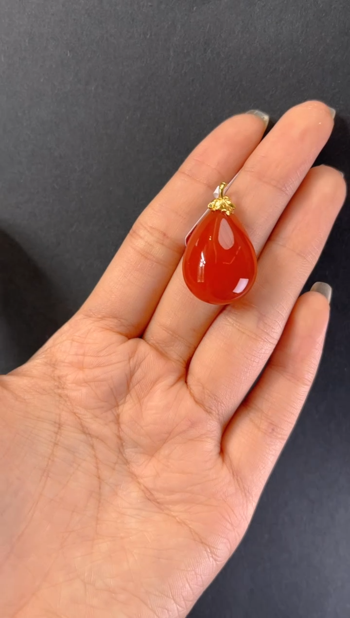 18K金镶嵌吊坠南红玛瑙南红冰红吊坠