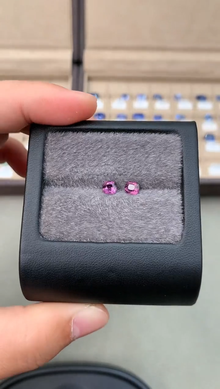 【闪购商品】定制尖晶石裸石未镶嵌1.04ct 枕型 紫色调 2P