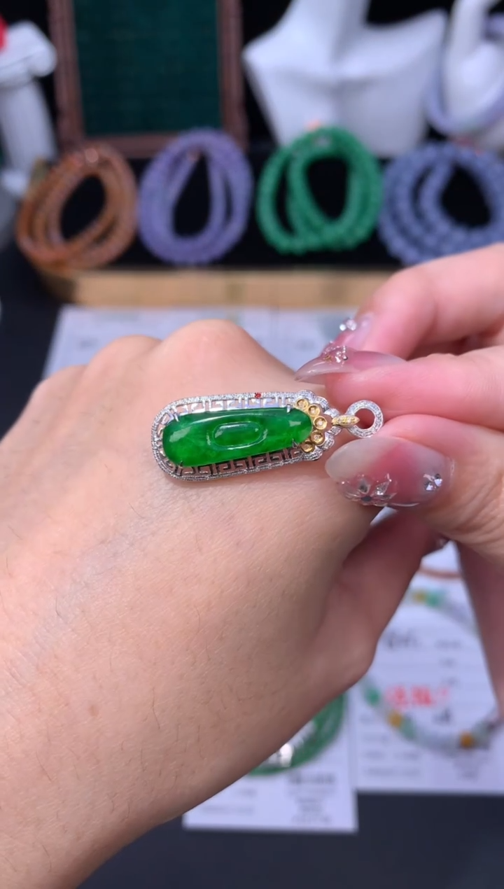 18K金镶嵌定制翡翠财**盐48小时鉴赏期 退货不扣服务费