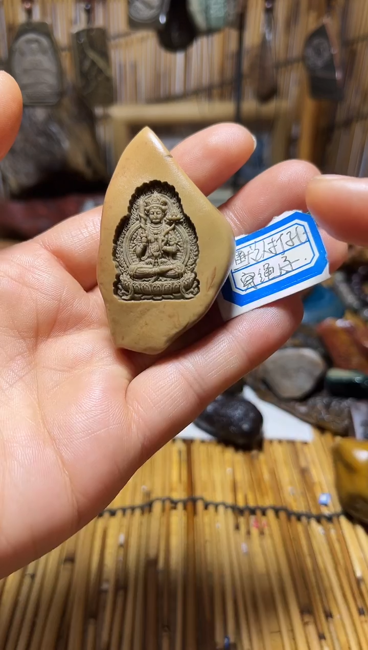 29戈壁石雕刻手把件，挂件，默认打孔穿绳