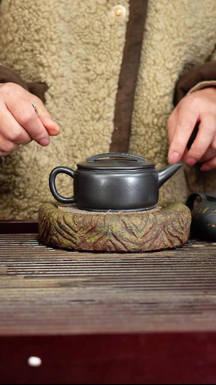 宜兴原矿紫砂壶茶壶宜兴原矿紫砂壶茶壶140C