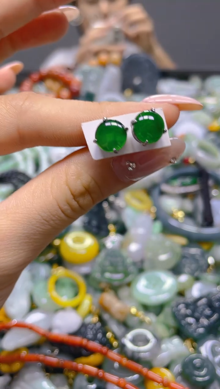 翡翠未镶嵌颈饰/F/翡翠A货,一件也是批发价