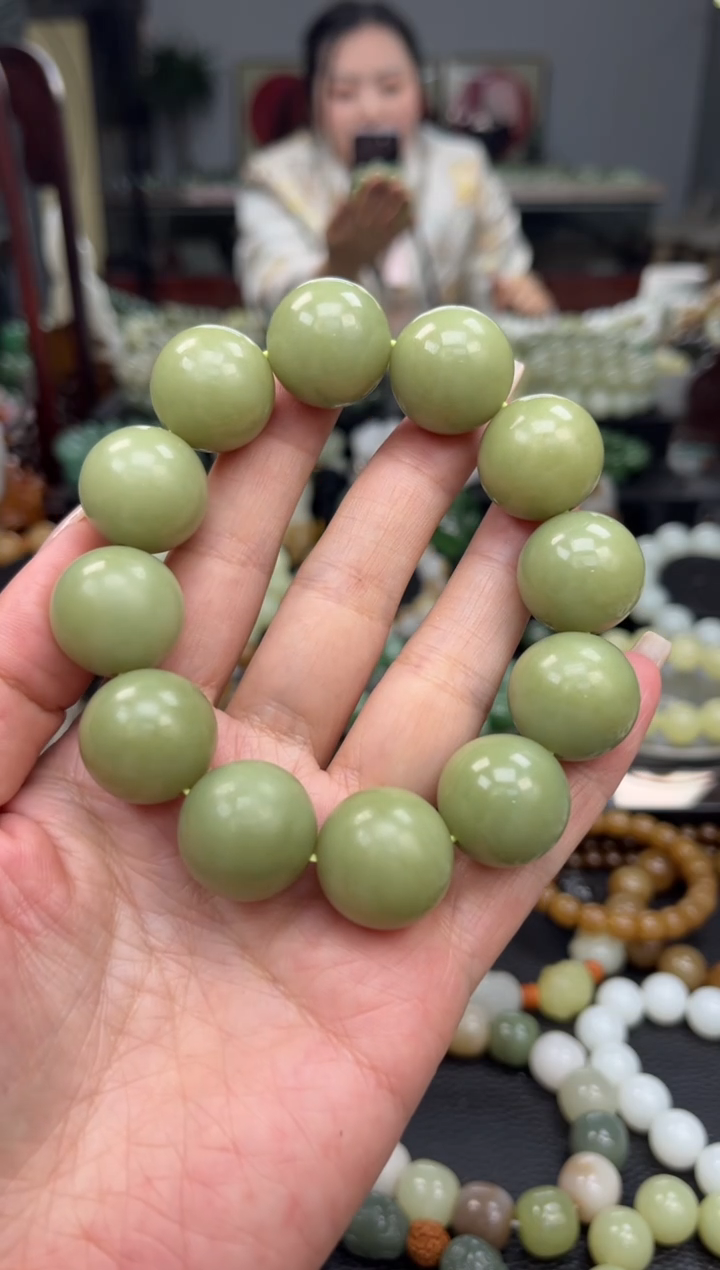 【闪购商品】和田玉手串未镶嵌新疆若羌青黄口卡20
