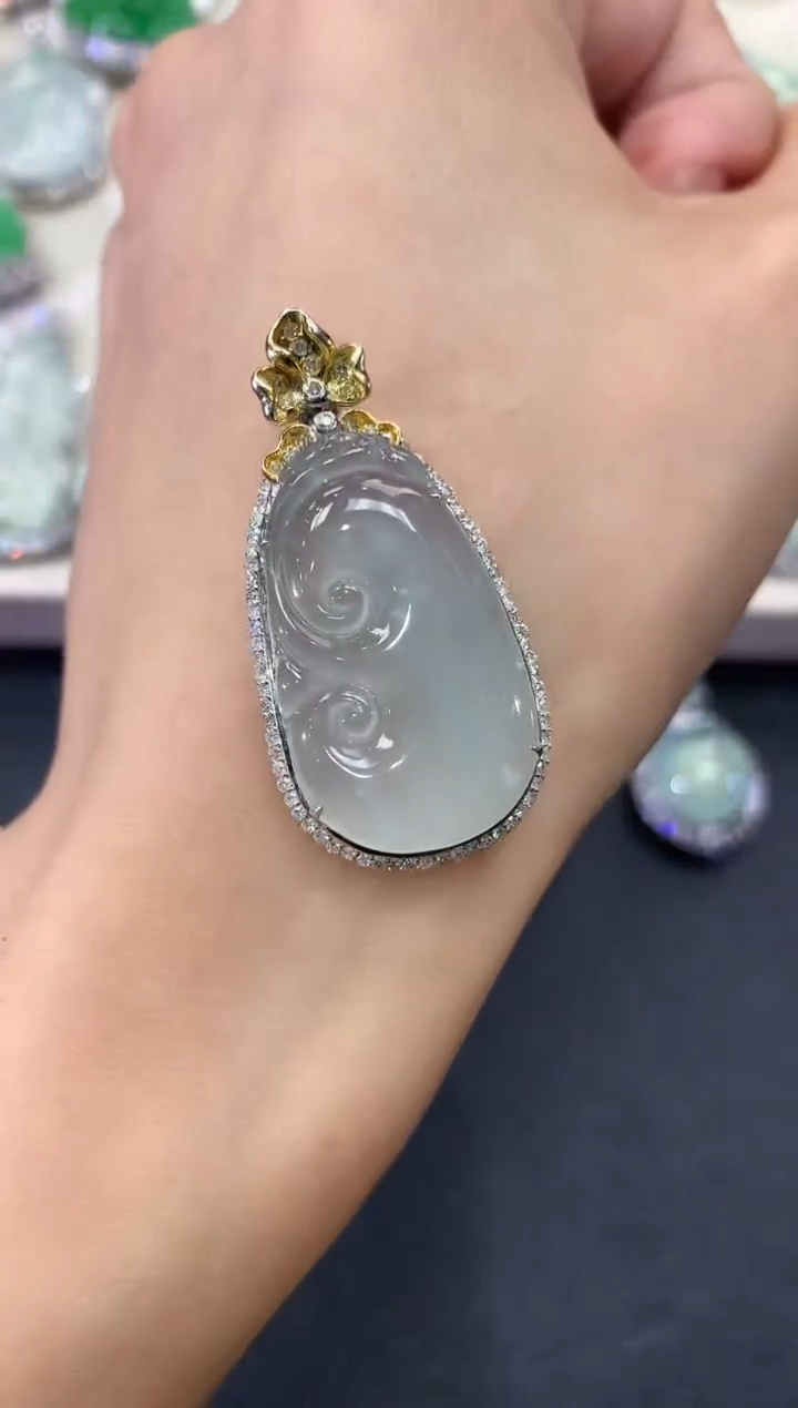 【闪购商品】翡翠吊坠(不含链)18K金镶嵌q102        