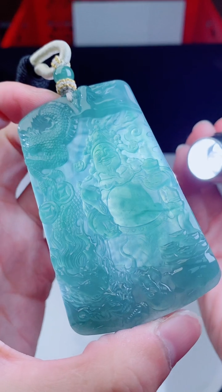颈饰未镶嵌翡翠    ·