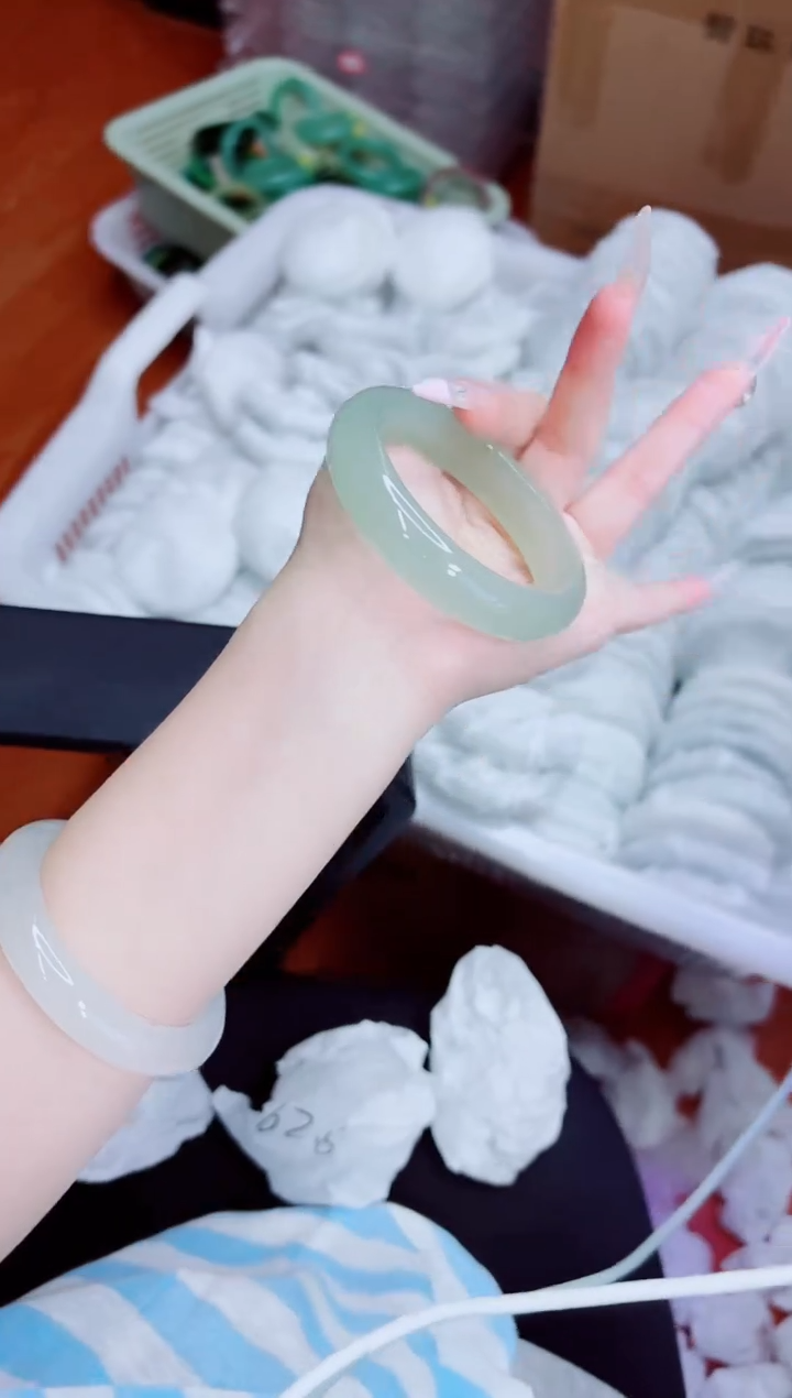 石英质玉手镯未镶嵌58/58.2