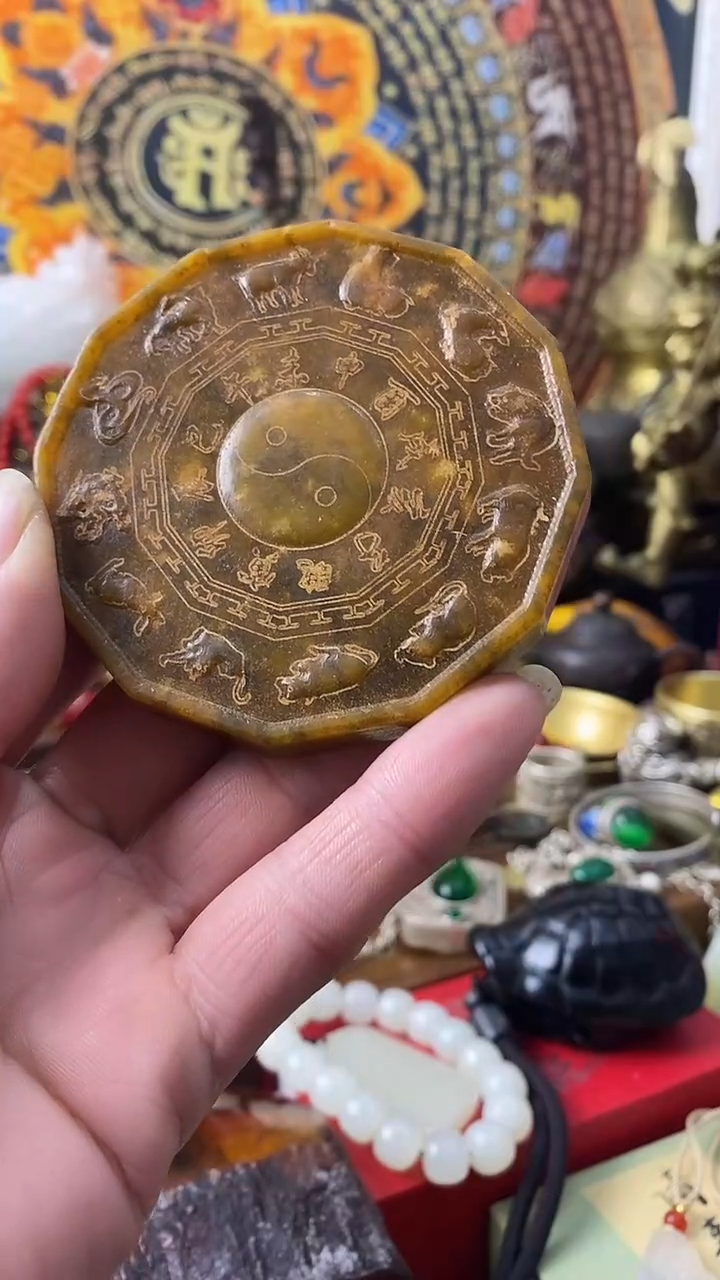 未镶嵌岫玉颈饰-----主播推荐-------摆件