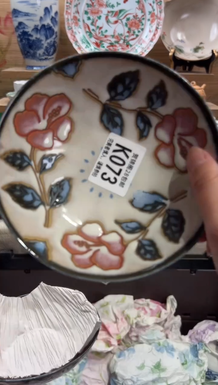 瓷片蝴**人      K073