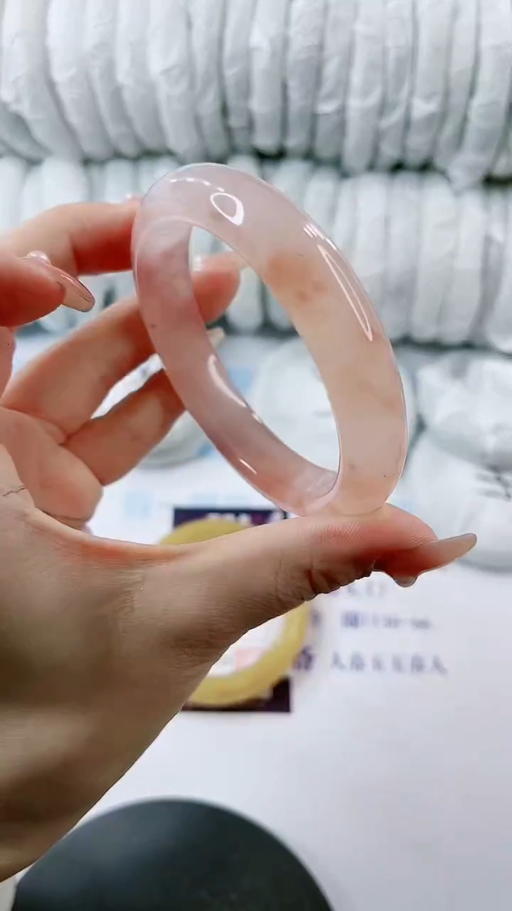 【闪购商品】石英质玉手镯未镶嵌0615766981-多样性发货