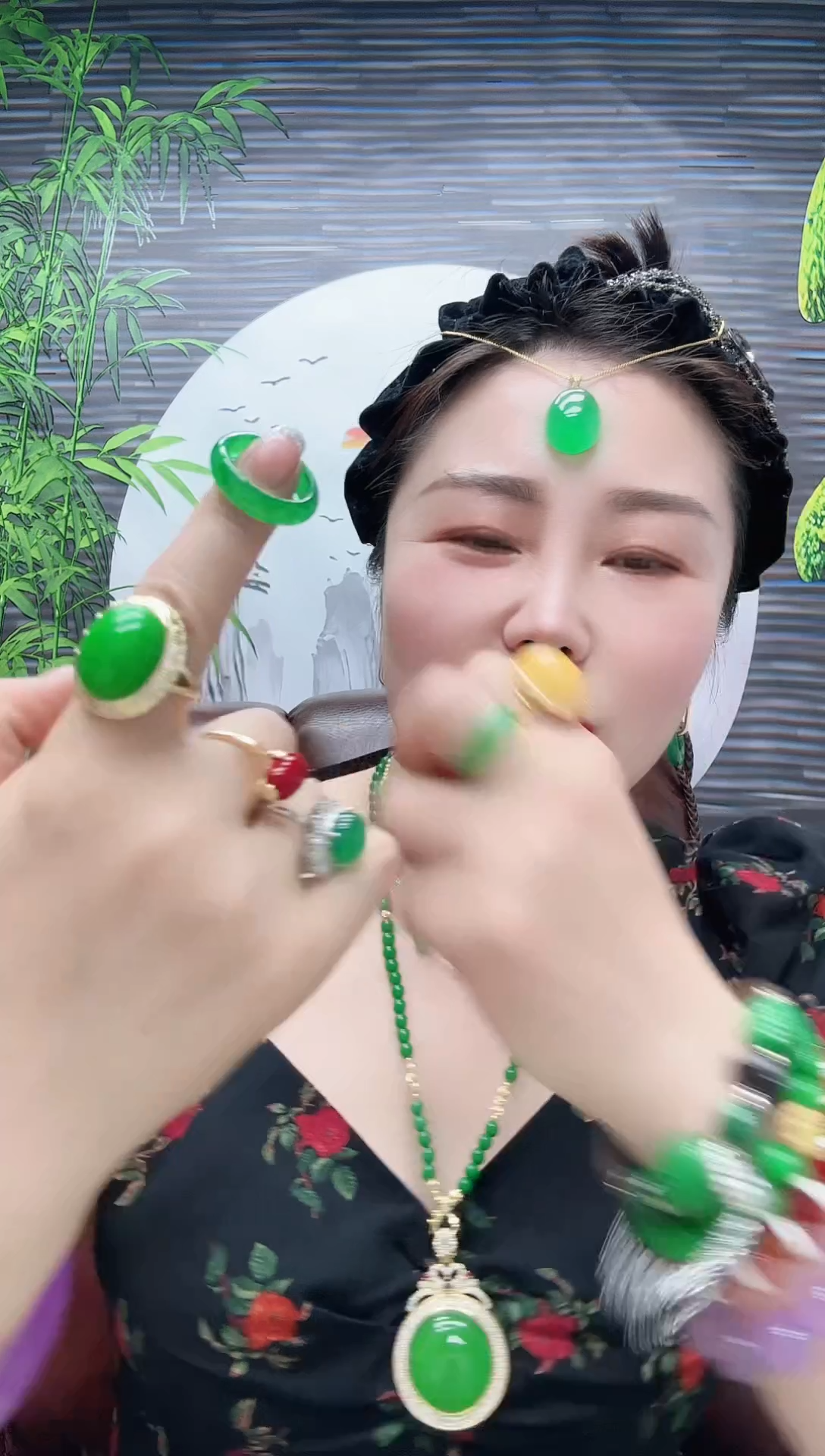 高货裸石满绿戒圈