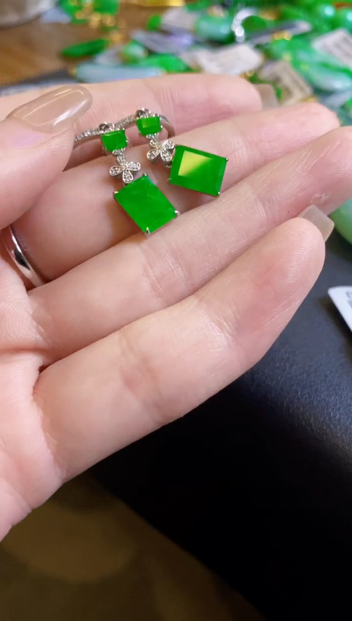 【闪购商品】定制翡翠18K金镶嵌耳饰