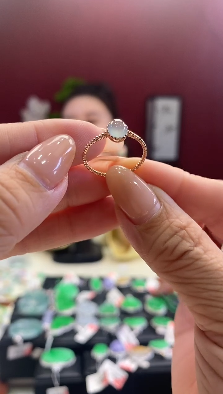 翡翠戒指18K金镶嵌戒指