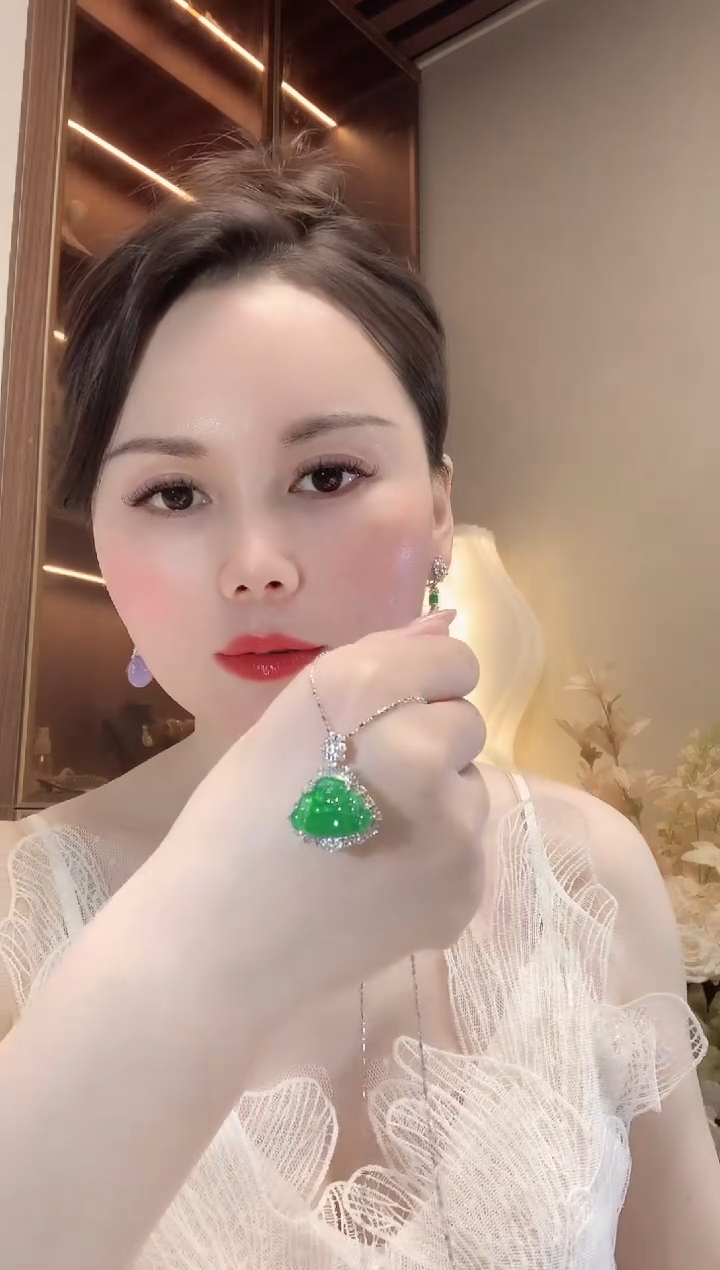 翡翠18K金镶嵌吊坠(不含链)A42 