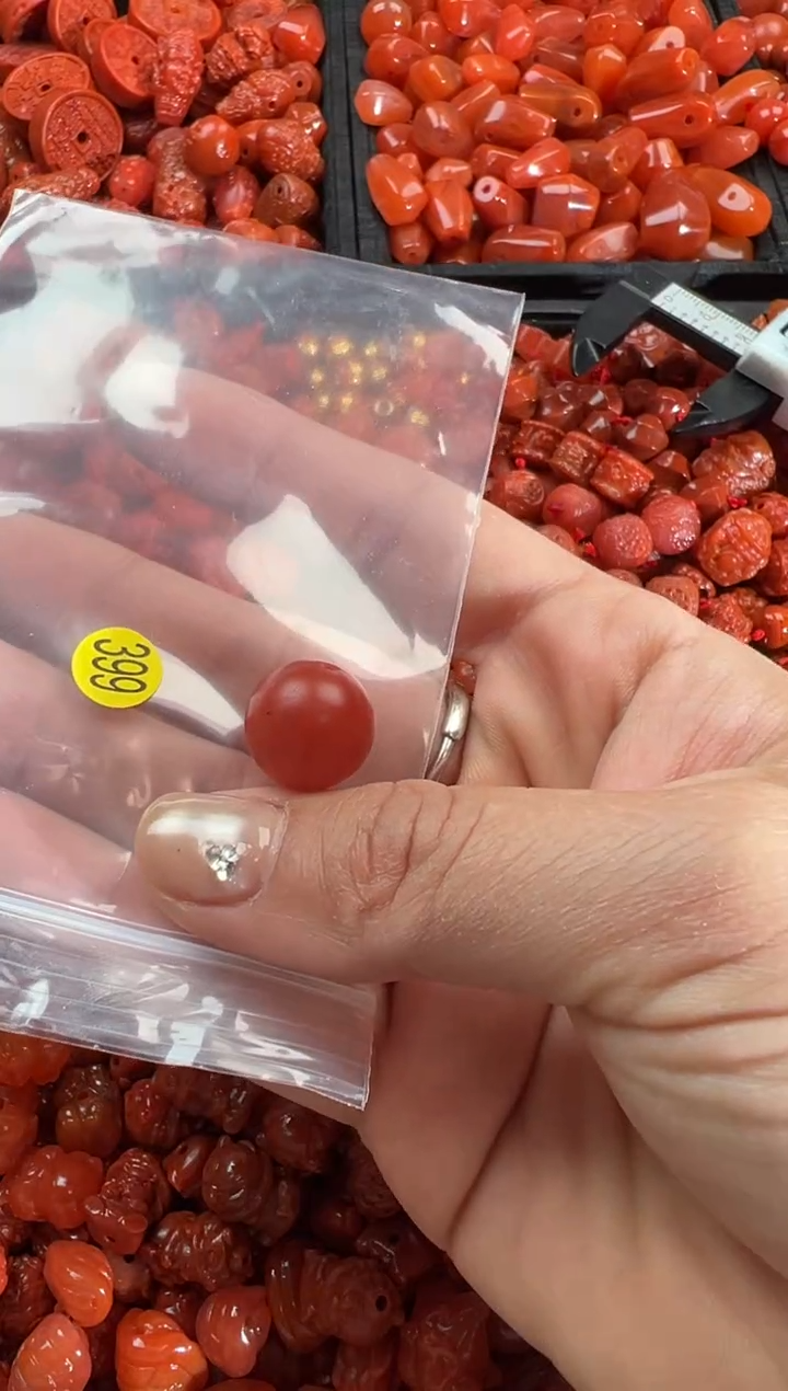 【闪购商品】南红玛瑙颈饰未镶嵌1