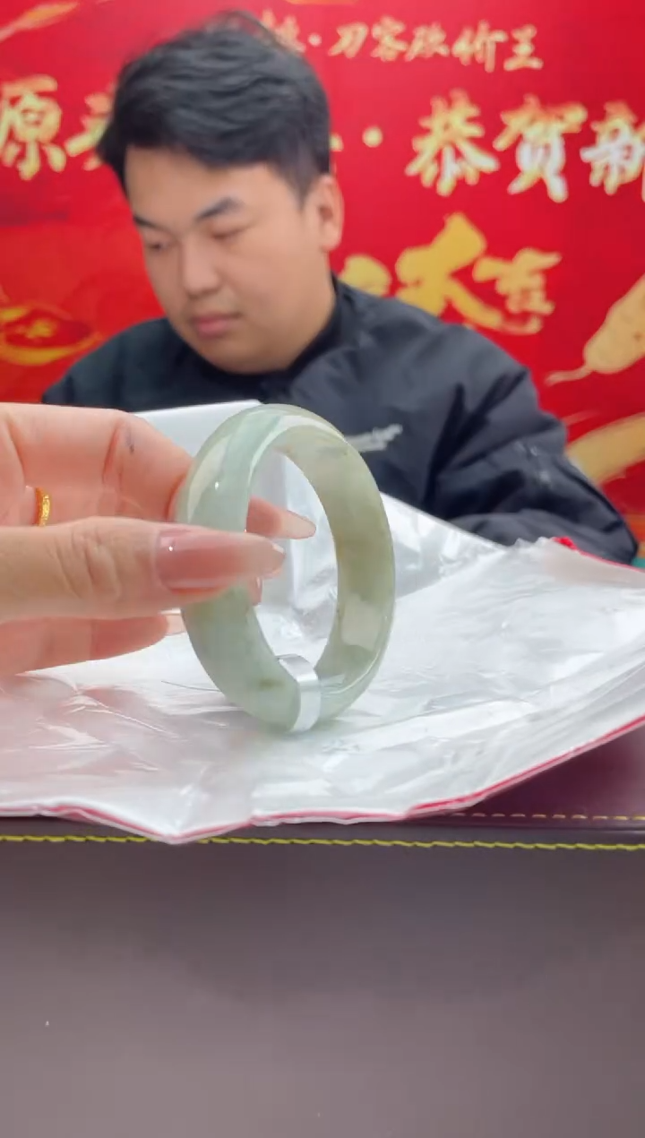 【闪购商品】翡翠手镯未镶嵌3翡翠手镯（微瑕）