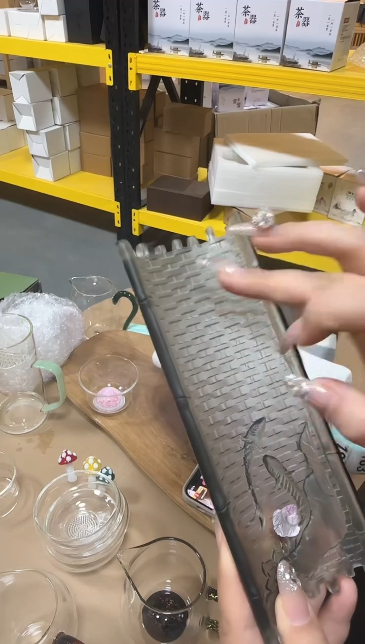 【闪购商品】烟灰色双鱼差则单个