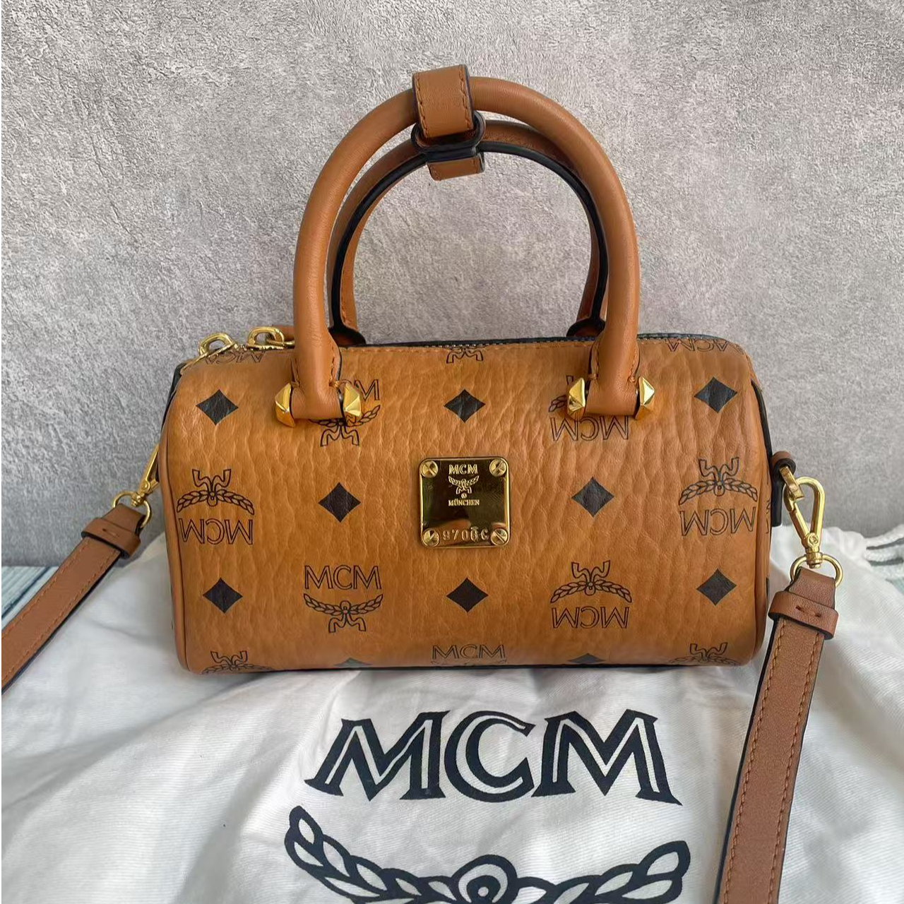 99新   mcm干邑色波士顿迷你斜挎包