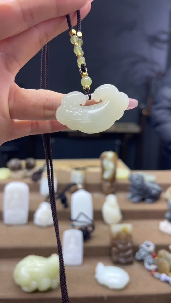 颈饰未镶嵌和田玉1