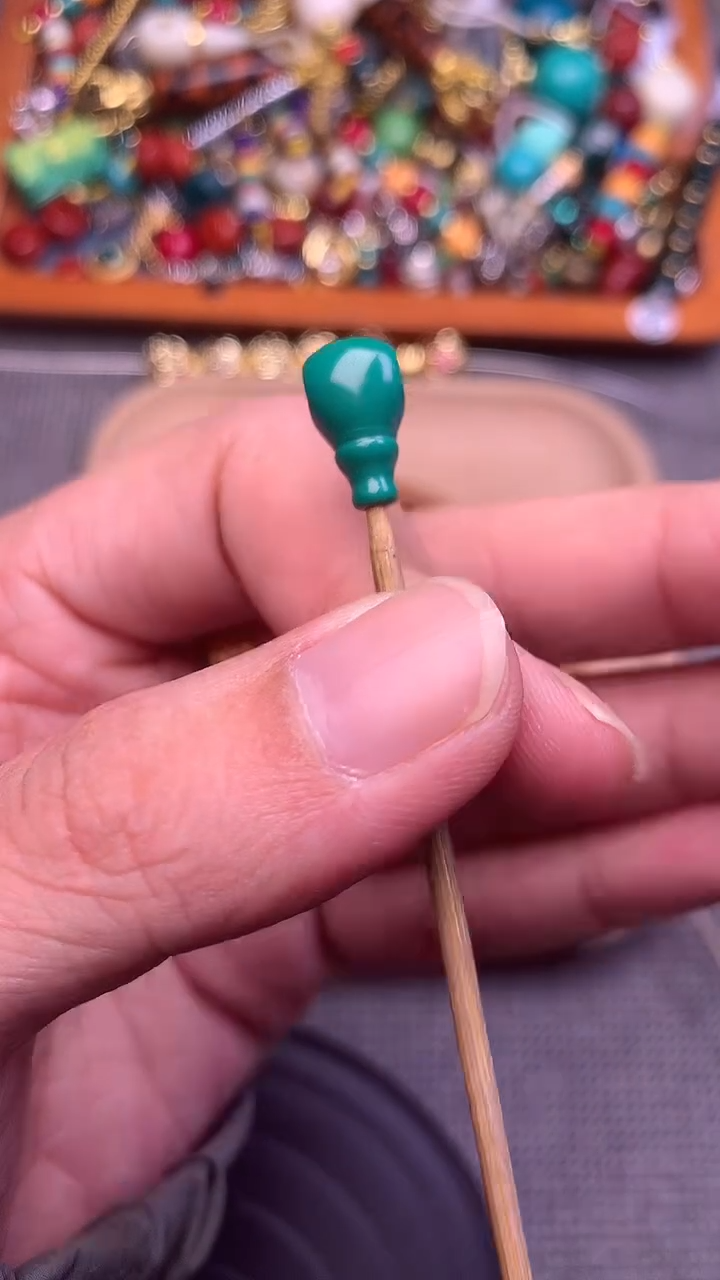 颈饰琉璃老油绿三通卡8mm 单个发