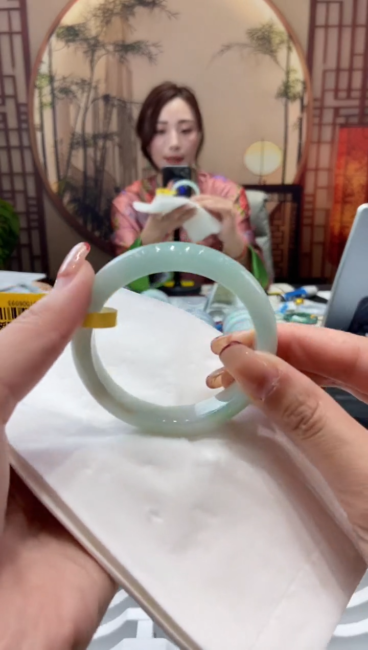 【闪购商品】翡翠手镯未镶嵌000010322