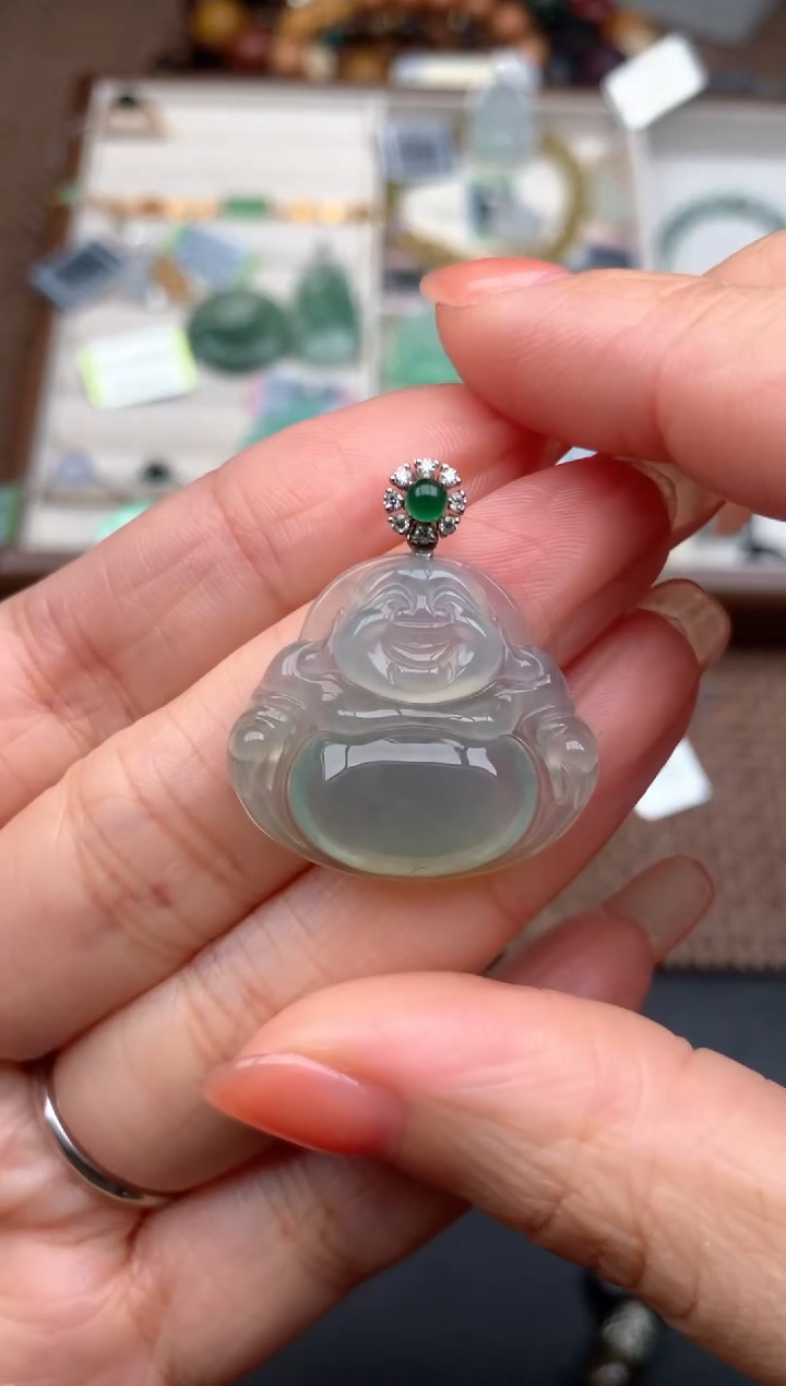 18K金镶嵌挂件翡翠1