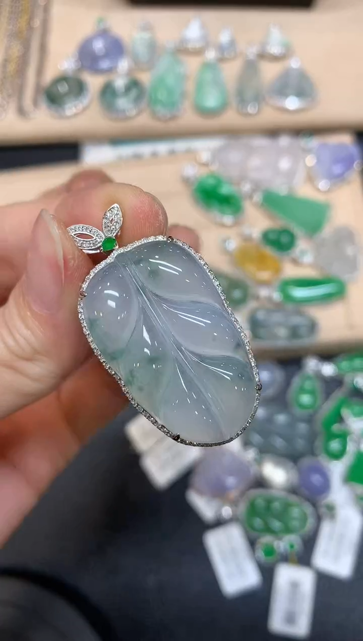 【闪购商品】翡翠颈饰18K金镶嵌树叶【无服务费