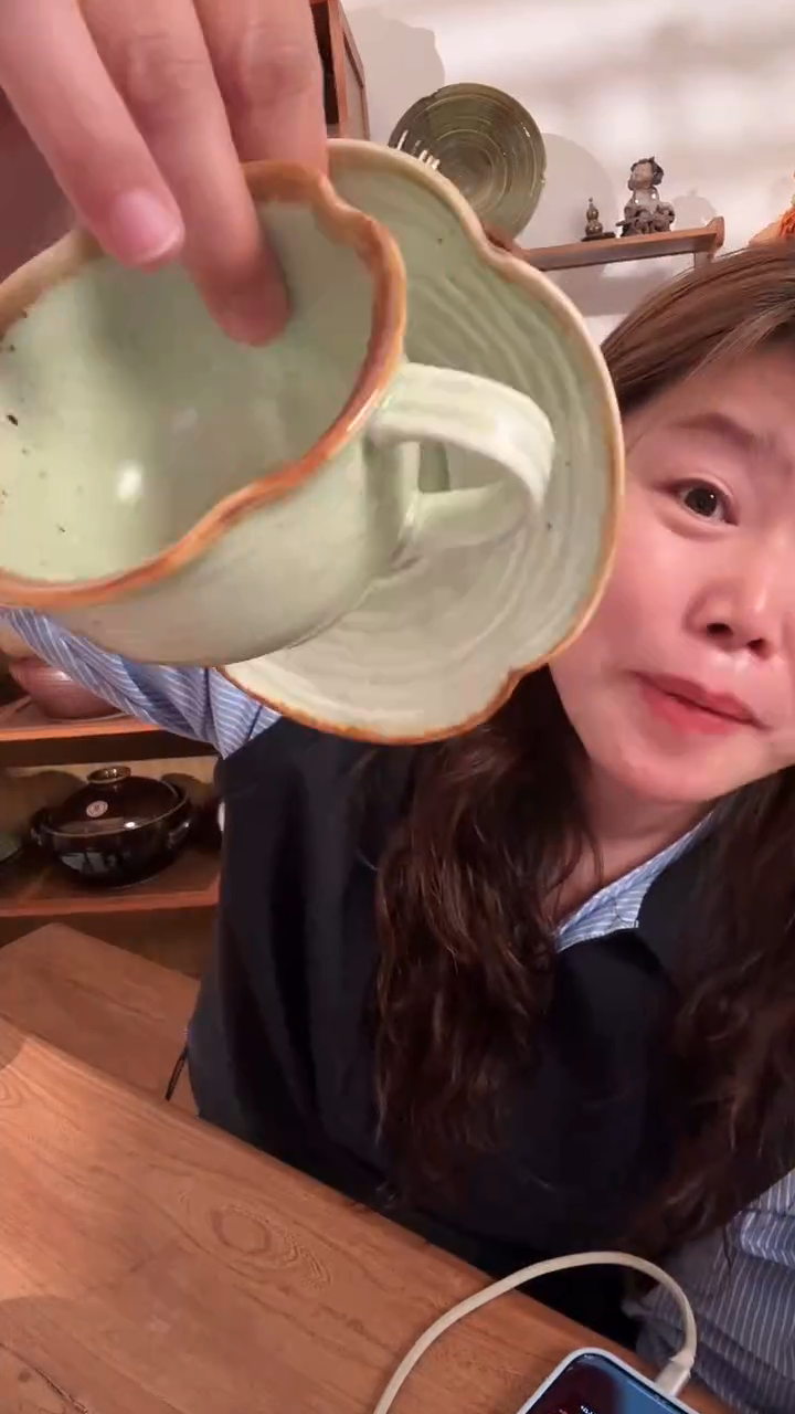 瓷薄荷绿花瓣咖啡杯