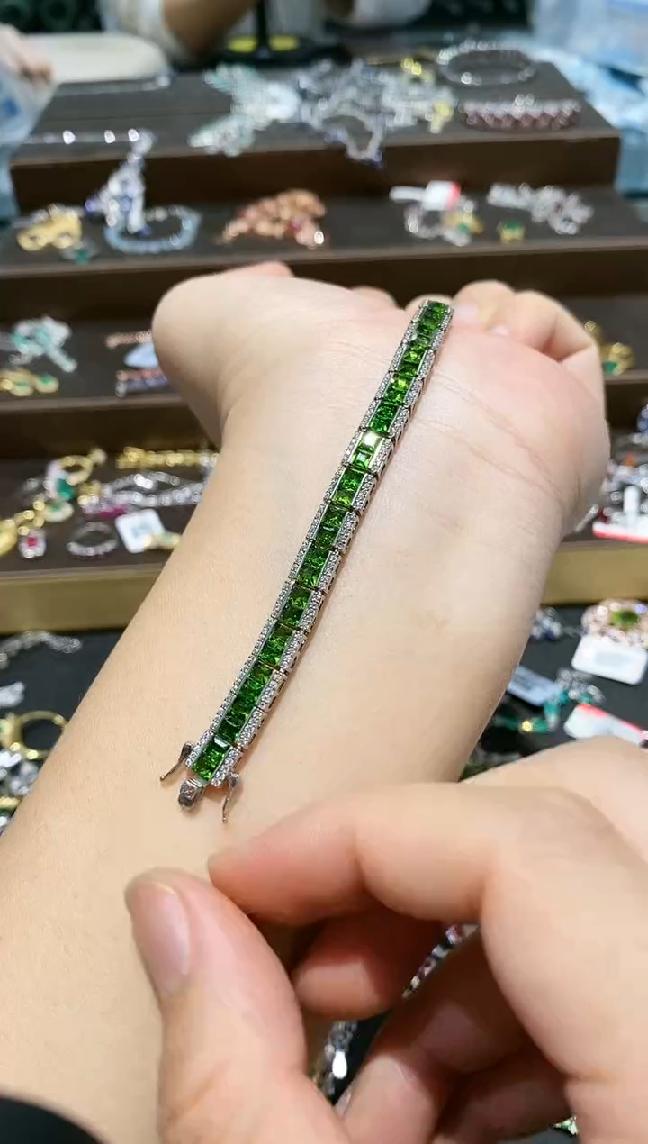 【闪购商品】透辉石手链银S925镶嵌手链