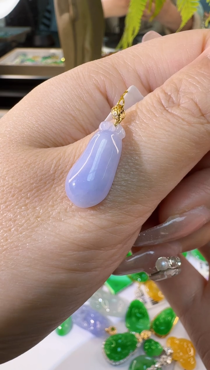 【闪购商品】翡翠吊坠(不含链)18K金镶嵌缅甸翡翠A货吊坠