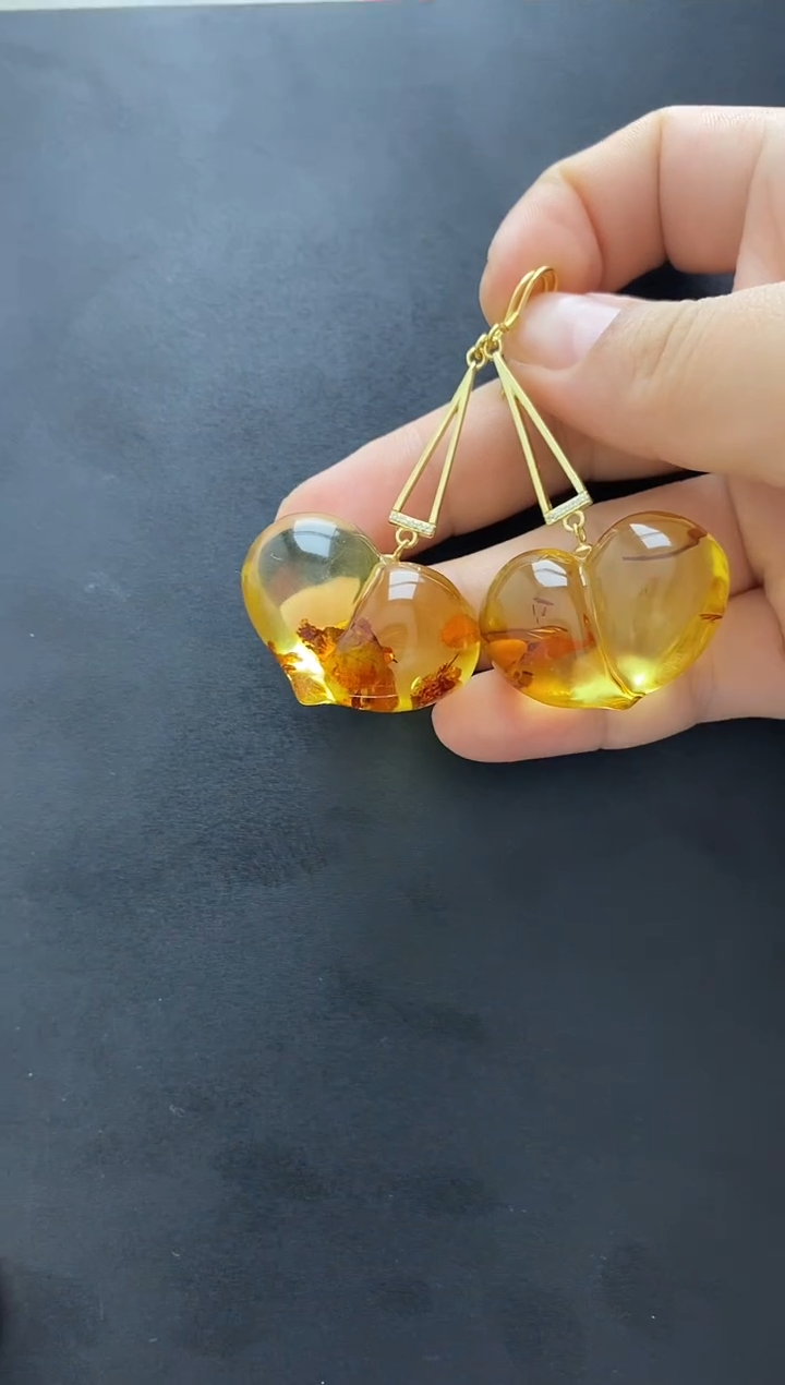 裸石琥珀未镶嵌耳坠