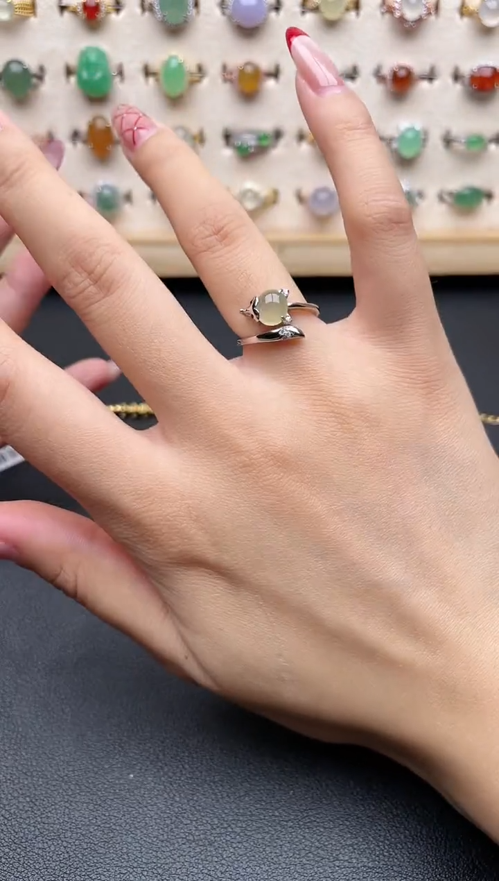 【闪购商品】翡翠戒指银S925镶嵌一物一证一礼盒