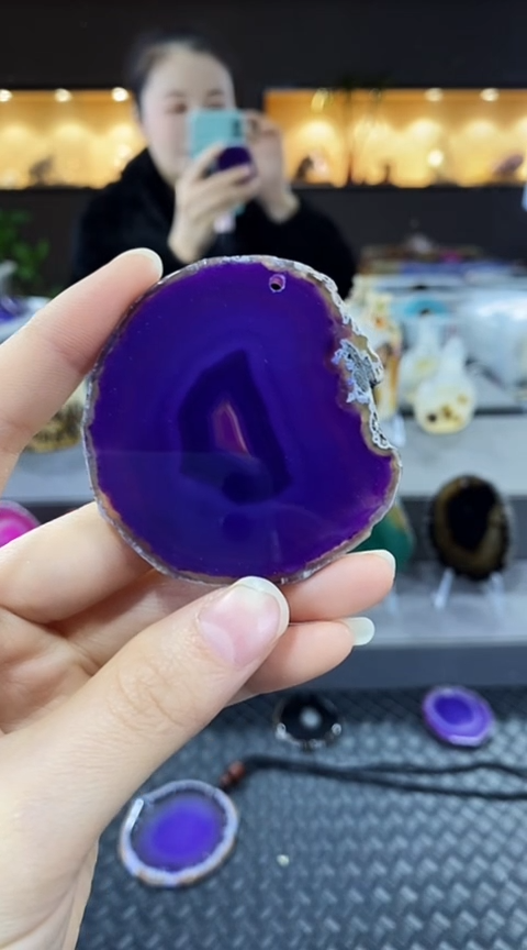 未镶嵌颈饰玛瑙/玉髓牛***会玛瑙