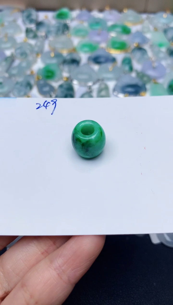 【闪购商品】翡翠颈饰未镶嵌天然翡翠A货   