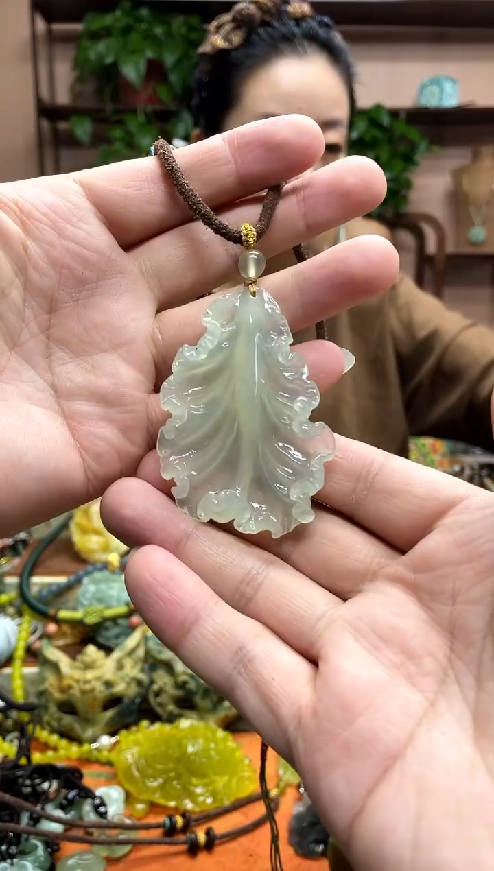 未镶嵌岫玉吊坠·