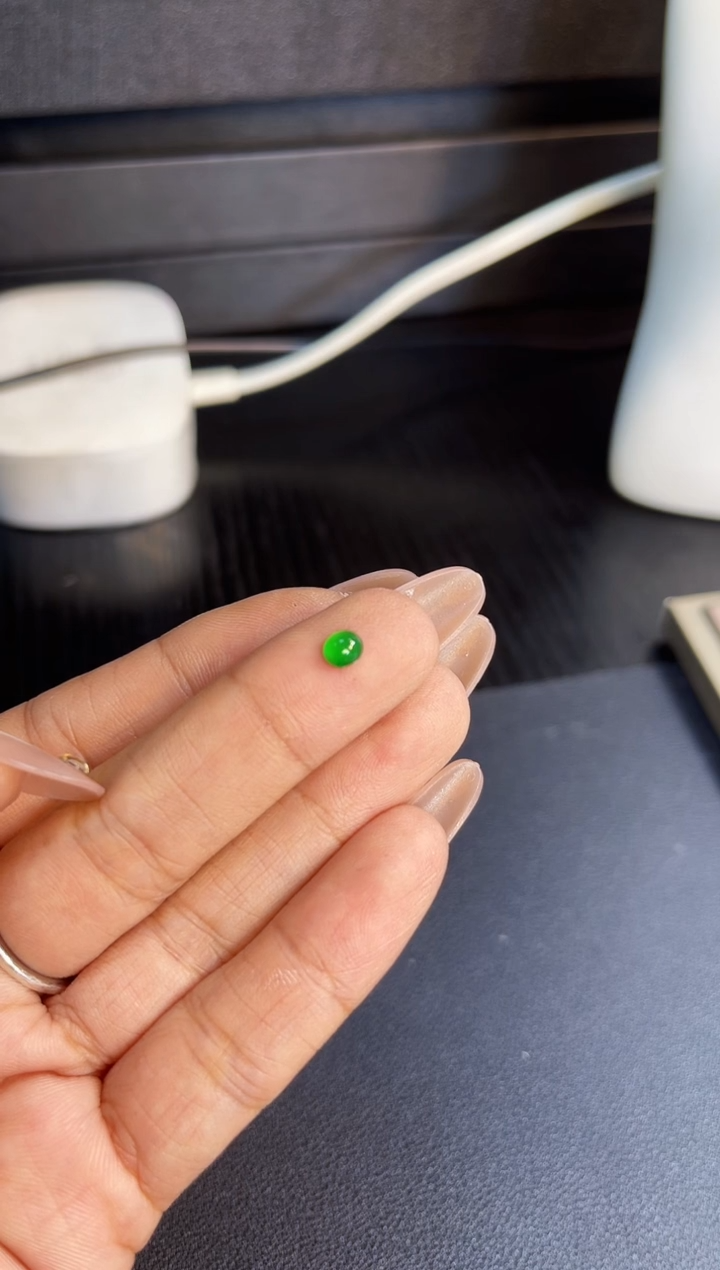 翡翠裸石京**kFJ0000冰绿蛋面