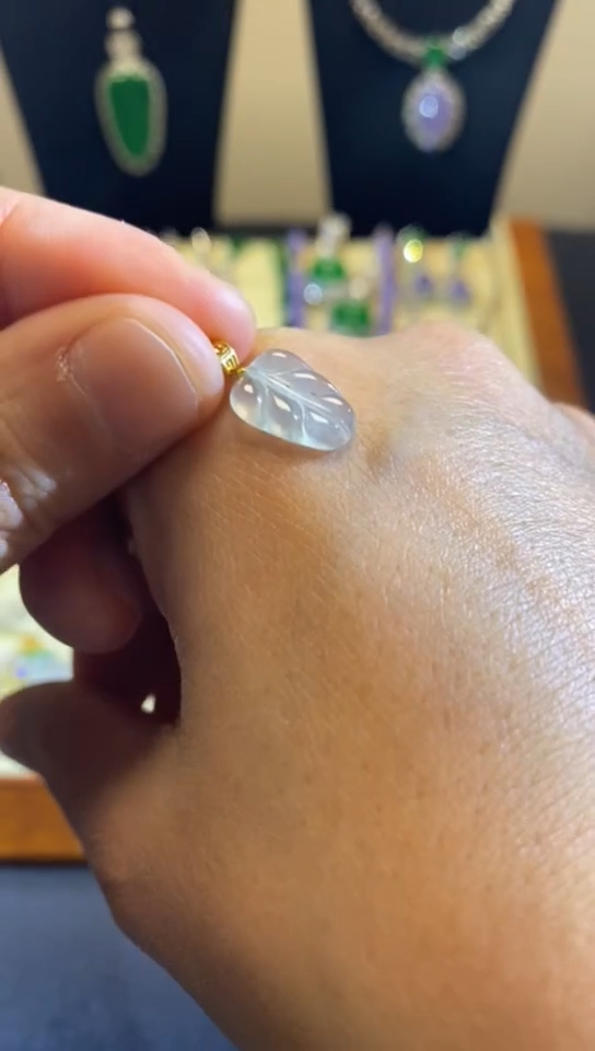 【闪购商品】翡翠吊坠(赠链)18K金镶嵌缅甸天然A货翡翠