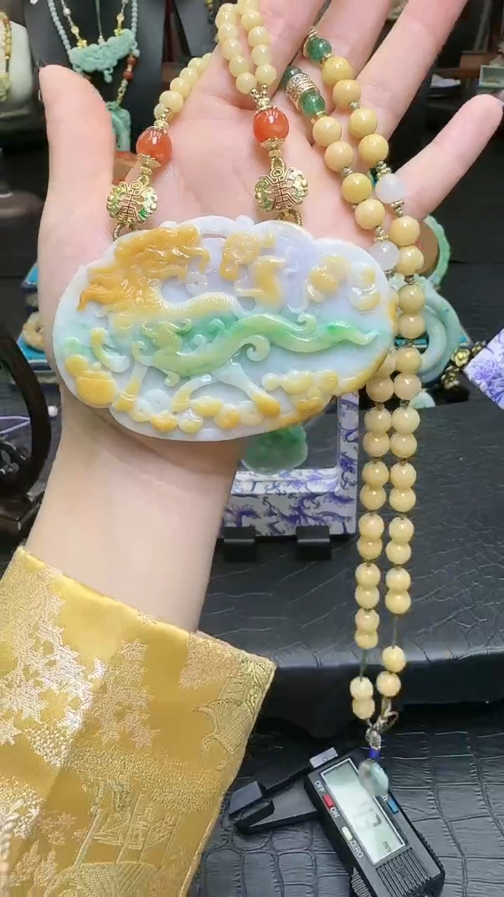 【闪购商品】翡翠颈饰未镶嵌麒麟