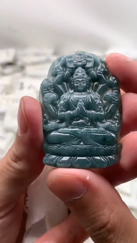 翡翠未镶嵌颈饰千手【品质一般介意慎拍】